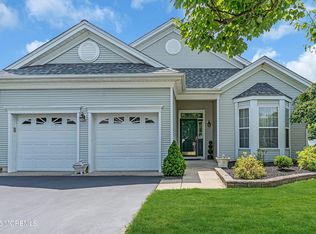 3 Heathersway Ct, Lakewood, NJ 08701