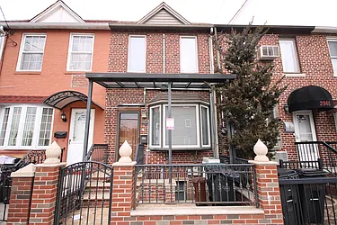 2963 Voorhies Avenue