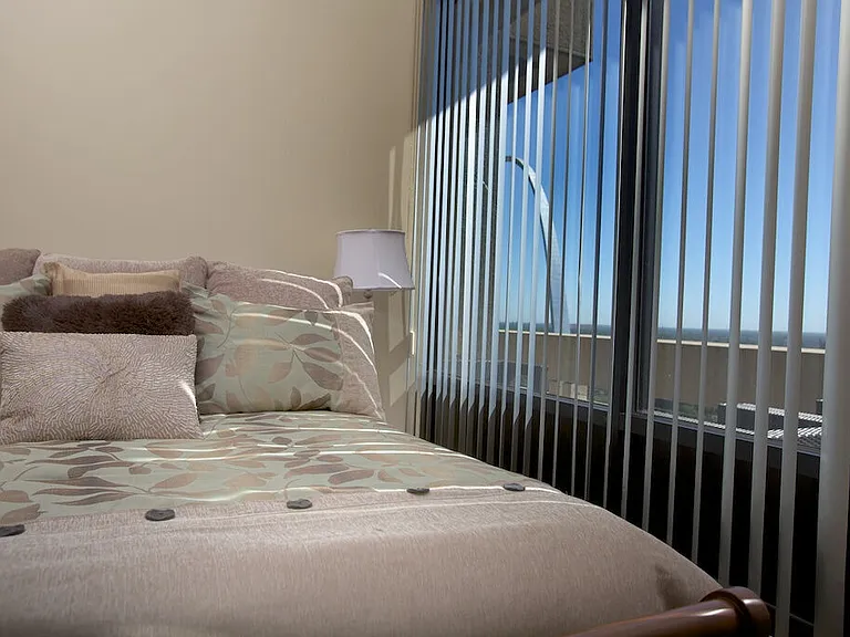 Pointe 400 Apartments — Photo 24