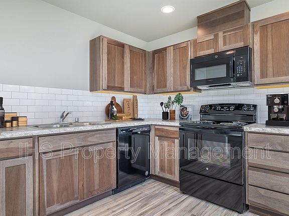 3rd image of 311 Dawson Ln #A