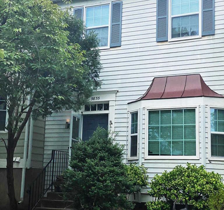 1st image of 9855 Oakdale Woods Ct