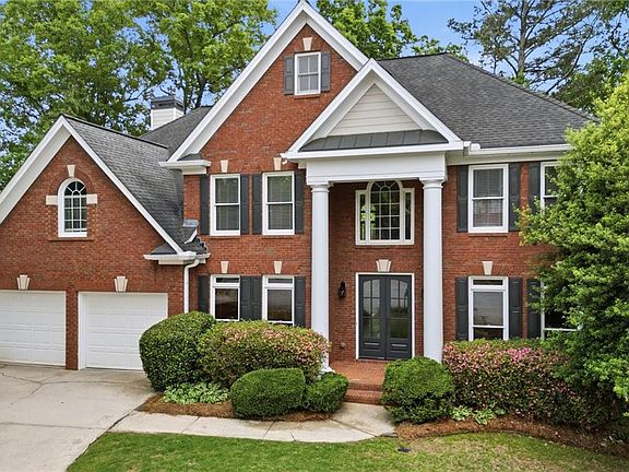 5th image of 2704 Riderwood Pl NE