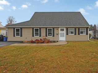 45 Curry Hill Rd, Levittown, PA 19057