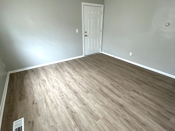 2nd image of 2174 Sullivant Ave #2174