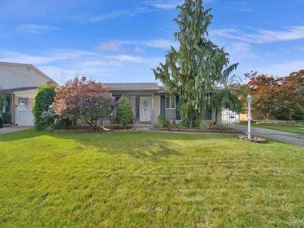 20865 Indiana Ave, Brownstown, MI 48183