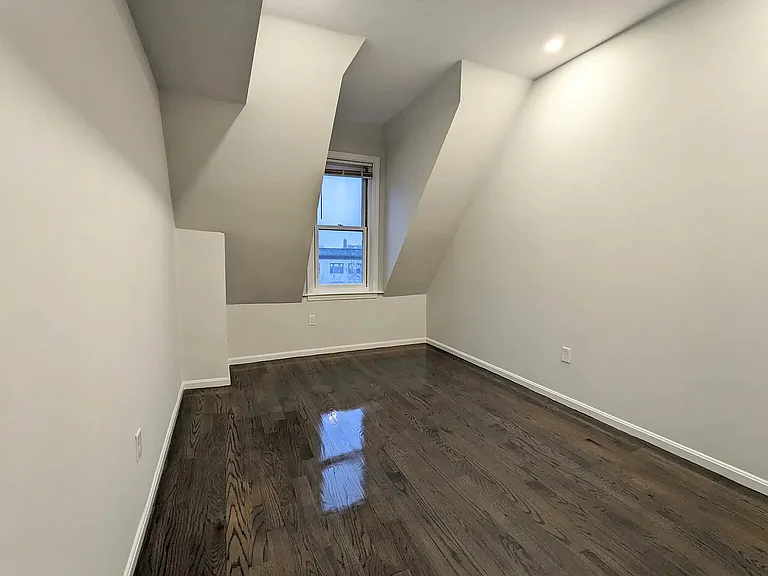 1405 Beacon St #1 — Photo 9