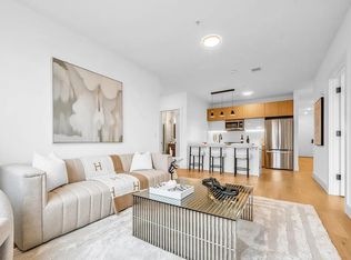 649 38th St #212, Union City, NJ 07087