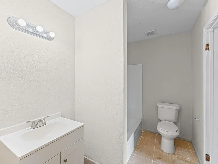 12206 Ormandy St — Photo 22