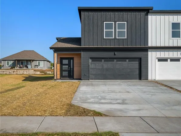 2516 Arlene Pl, Lawrence, KS 66046