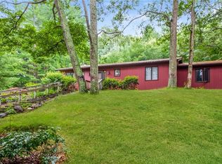 90 Indian Corner Rd, Saunderstown, RI 02874