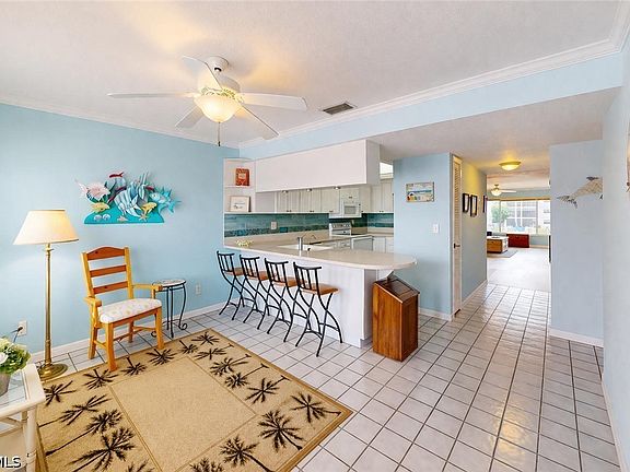 2nd image of 4229 SE 19th Pl APT 2E