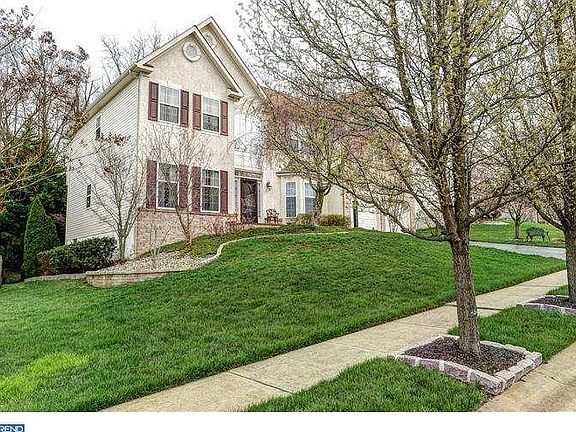 2nd image of 21 Blackbird Ct