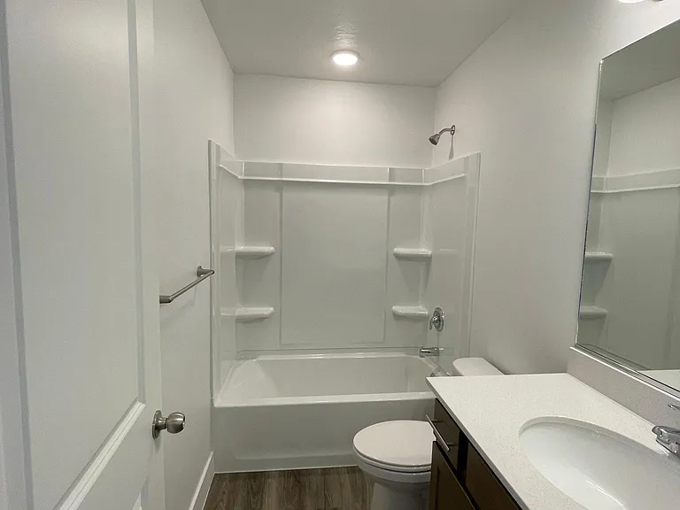 1122 N 1920 W — Photo 27