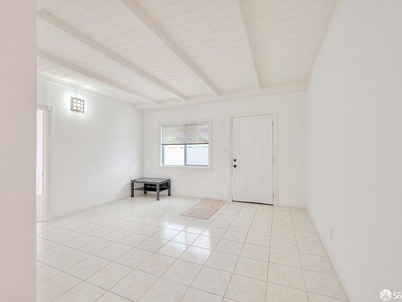 3rd image of 6029 Macarthur Blvd