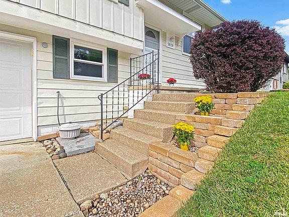 2nd image of 5829 N Graceland Dr