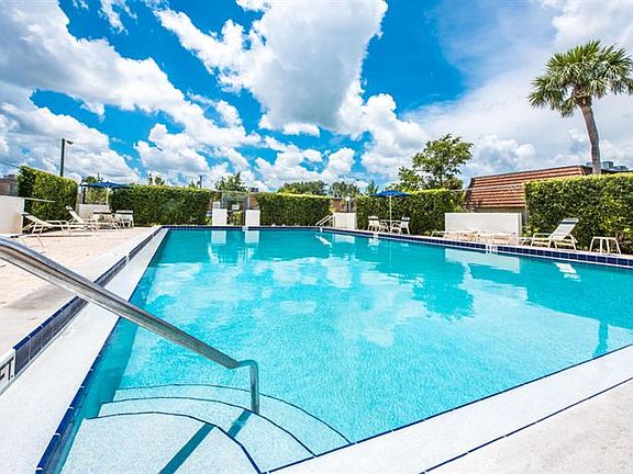 5th image of 1458 N Lawnwood Cir APT 26C