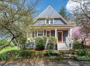 2213 SE Main St APT 3, Portland, OR 97214