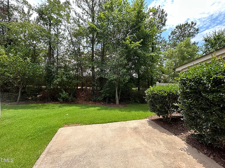 735 Lampwick Ln — Photo 27