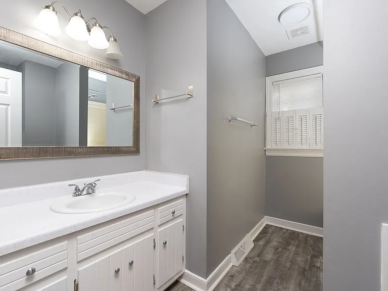 4329 Deertrail Dr N — Photo 22