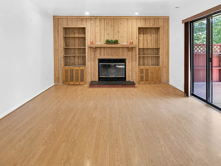 208 Finley Forest Dr — Photo 9