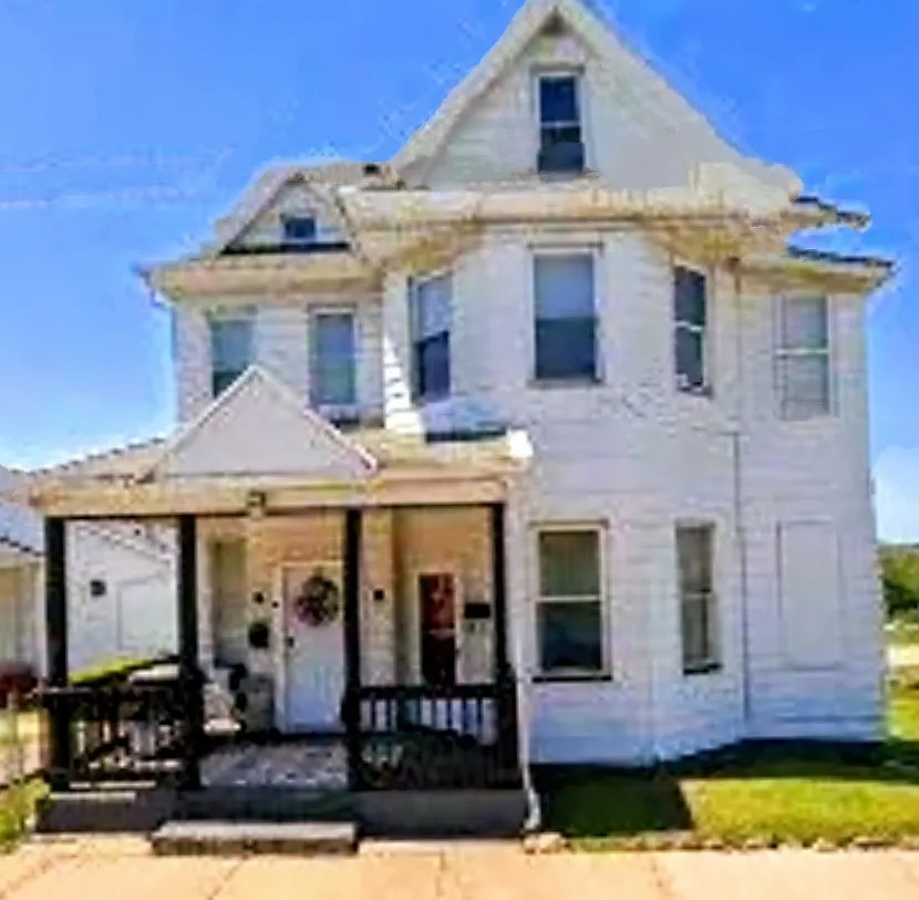 252 E Main St #A photo 1