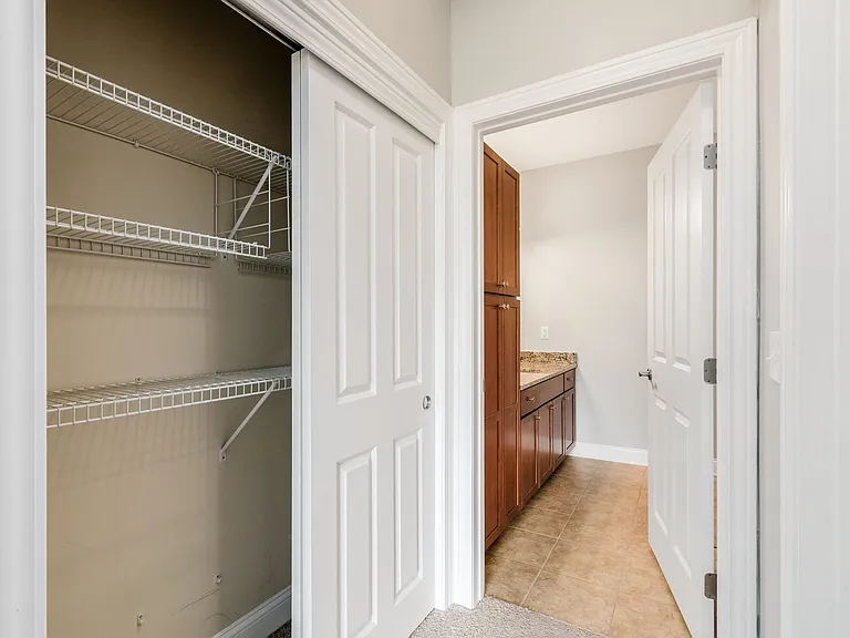 925 Ingleside Ave #215 — Photo 14