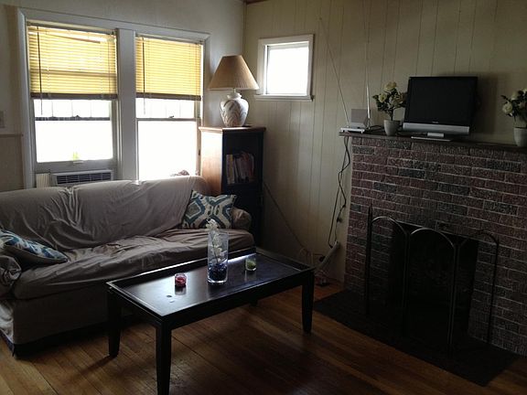 5th image of 115 S Pleasant St #1