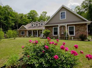 10 Walnut Ln W, Niskayuna, NY 12309