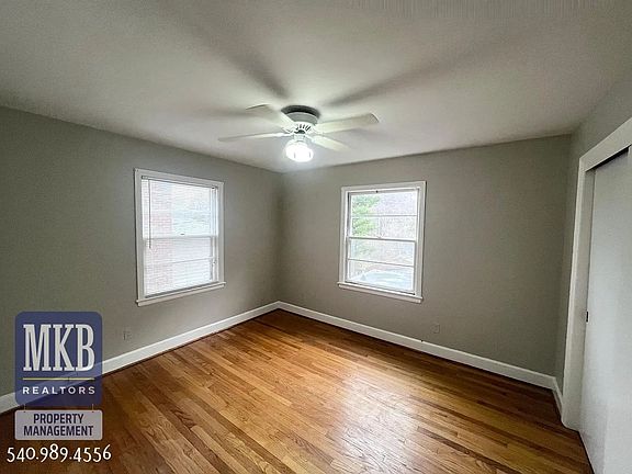 5th image of 2314 Wycliffe Ave SW APT A