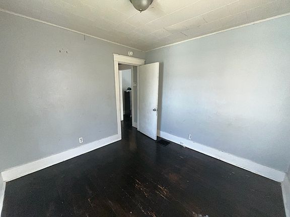 3rd image of 802 N 71st St