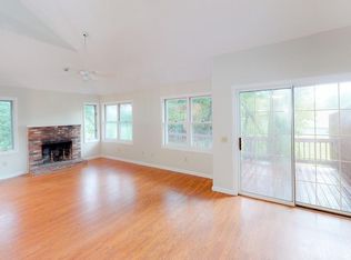 31 Country Club Ln #D, Milford, MA 01757