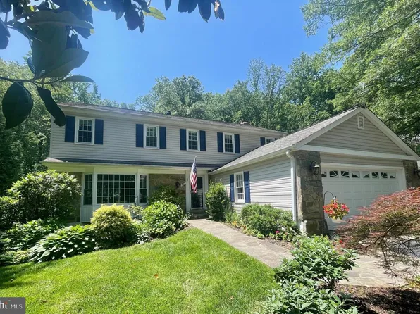 9321 Tovito Dr, Fairfax, VA 22031