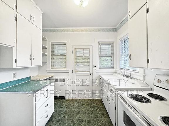 3rd image of 727A Richmond Rd