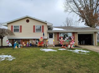 22 Avon Dr, Lexington, OH 44904