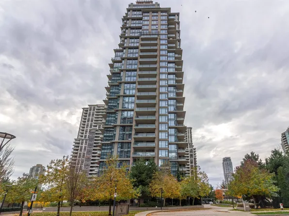 2077 Rosser Ave #2302, Burnaby, BC V5C 0G6