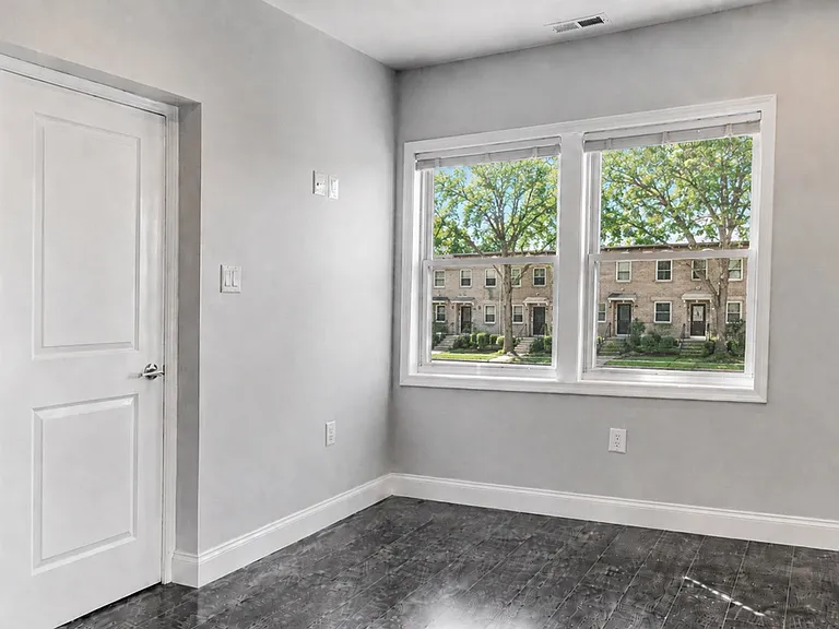 1316 Adams St NE #1 — Photo 8