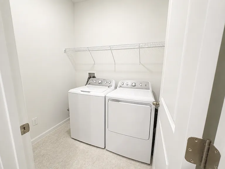 1332 Dalkeith Cv — Photo 26