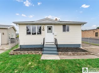 136 Oakview Dr, Tonawanda, NY 14150