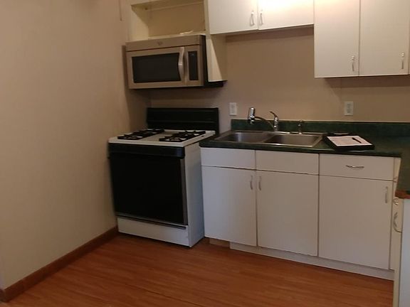 4th image of 111 Huisache St