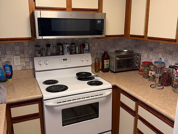 5th image of 1422 Live Oak Dr