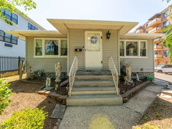 72 Clarendon Pl, Hackensack City, NJ 07601