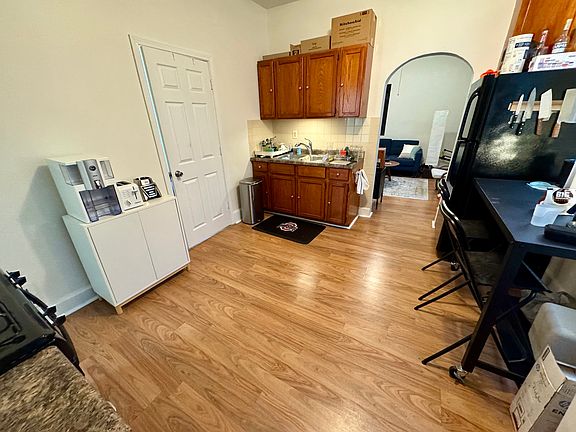 5th image of 910 N Paulina St APT 1R