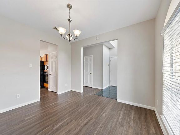 5th image of 2946 Highland Lakes Dr