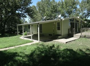 231 W 117th St, Carbondale, KS 66414