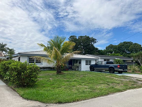 3rd image of 250 NE 43rd St