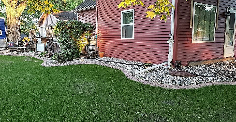 2nd image of 401 Langer Ave S