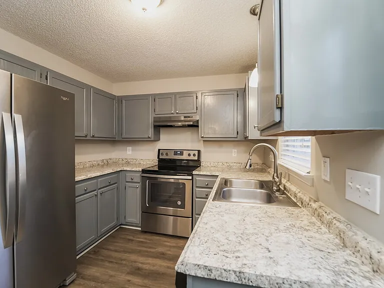 5906 Prestwick Ln — Photo 9