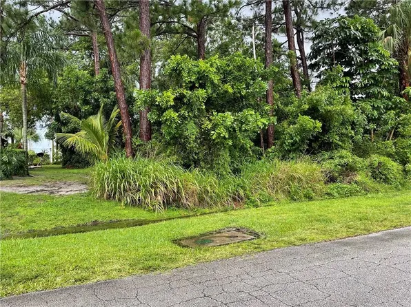 910 SW Longfellow Road, Port St Lucie, FL 34953