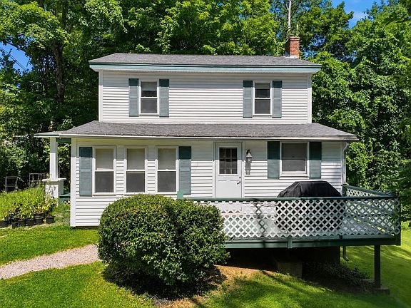 3rd image of 18 Fiske Hill Rd