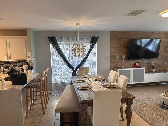 5th image of 2424 Saint Augustine Blvd